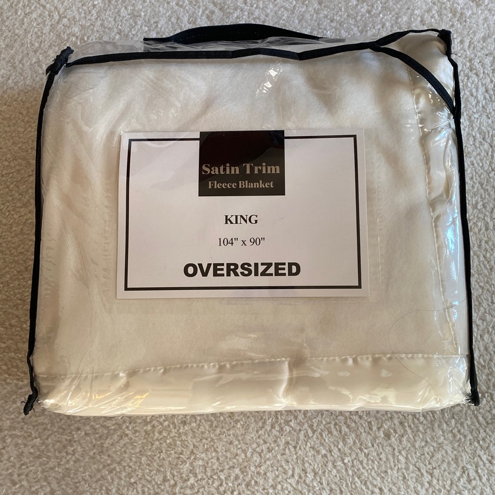 Fleece Blanket Satin Trim Oversized King in White 100% Polyester